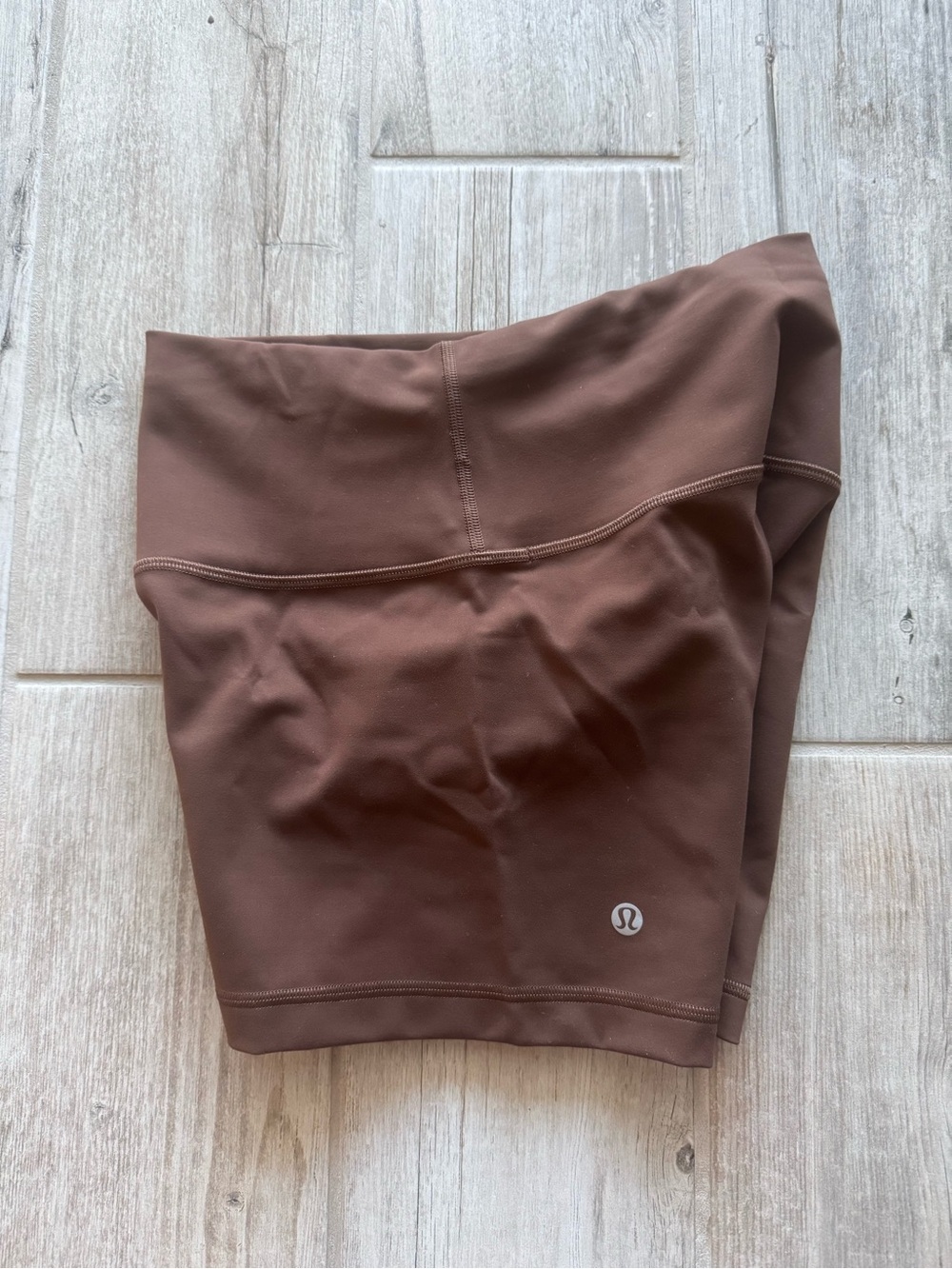Lululemon Wunder Train High-Rise Short 4"
In Java Size 8 NWOT - Picture 9 of 13